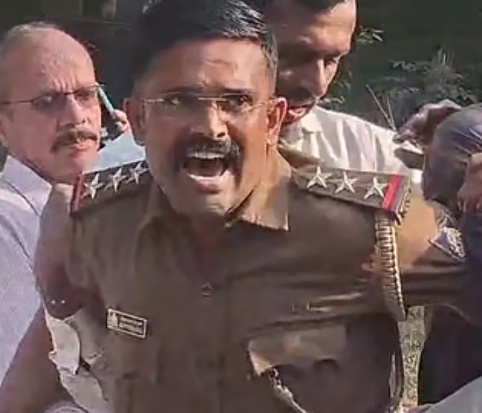 Inspector, caught | SNK ಲಂಚ ಸ್ವೀಕರಿಸಿ ಸಿಕ್ಕಿ ಬಿದ್ದ ಇನ್ಸ್ ಪೆಕ್ಟರ್ ಅಯ್ಯೋ! ಅಮ್ಮ! ಅಂತ ಕೂಗಾಡಿದ.SNK