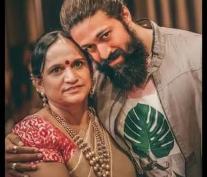 Actor Yash |  ಕೋರ್ಟಿ ಆದೇಶದ ಫಲಕವನ್ನೇ ಕಿತ್ತೆಸೆದ ರಾಕಿ ಭಾಯ್ ತಾಯಿ -ಮುಗಿಯದ ಕಾಂಪೌಂಡ್ ವಿವಾದ! | Speed News Kannada 