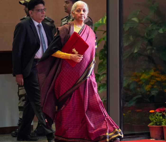 Nirmala Sitharaman Wearing A Kanjeevaram Silk saree | ಕೇಂದ್ರ ಬಜೆಟ್‌ ಮಂಡನೆಯಲ್ಲಿ ಕಾಂಜೀವರಂ ರೇಷ್ಮೆ ಸೀರೆಯುಟ್ಟು ನಿರ್ಮಲಾ ಮಿಂಚಿಂಗ್‌..! | Speed News Kannada 
