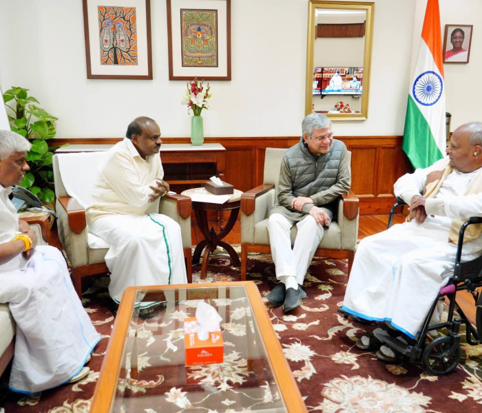 H Kumaraswamy  | ಕರ್ನಾಟಕ ರೈಲ್ವೆ ಯೋಜನೆಗಳು ಸಚಿವ ಅಶ್ವಿನಿ ವೈಷ್ಣವ್ ಅವರೊಂದಿಗೆ ಎಚ್ ಕುಮಾರಸ್ವಾಮಿ ಚರ್ಚೆ | Speed News Kannada