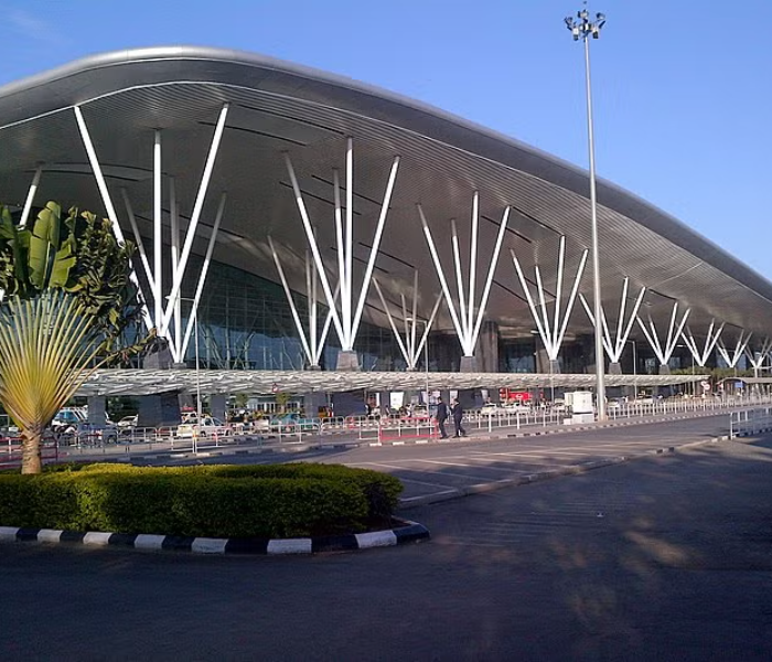 A Major Disaster Was Narrowly Avoided in Bangalore Airport | ಬೆಂಗಳೂರು ಏರ್ ಪೋರ್ಟ್ ನಲ್ಲಿ ರನ್ ವೇಗೆ ಹಾರಿ ಬಂದ ಬೃಹತ್ ಜಾಹೀರಾತು ಬಲೂನು: ಸ್ವಲ್ಪದರಲ್ಲಿ ತಪ್ಪಿದ ಭಾರಿ ಅನಾಹುತ! | Speed News Kannada