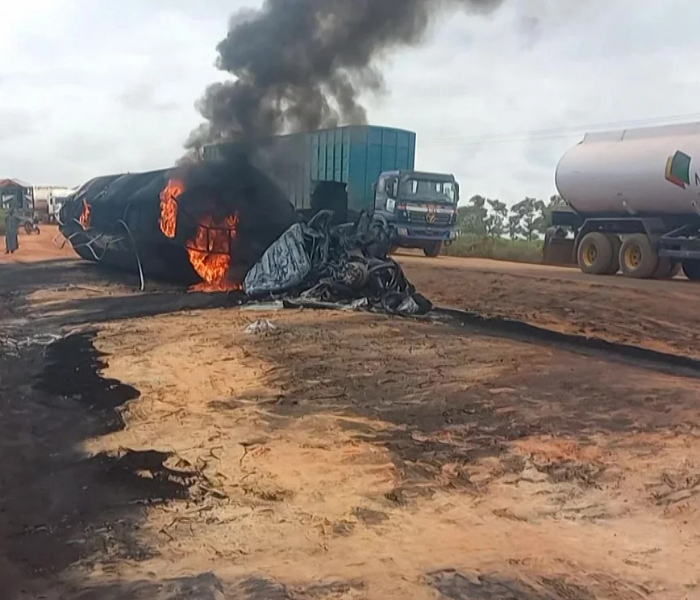 Nigeria Road Accident | ನೈಜೀರಿಯಾದಲ್ಲಿ ಭೀಕರ ರಸ್ತೆ ಅಪಘಾತ ಪ್ರಯಾಣಿಕರ ಟ್ರಕ್ ಉರುಳಿ 30ಕ್ಕೂ ಹೆಚ್ಚು ಮಂದಿ ಸಾವು | Speed News Kannada