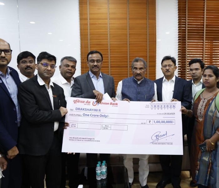 Rs 1 crore compensation distributed of BESCOM staff who died in the accident | ಆಘಾತದಲ್ಲಿ ಮಡಿದ ಬೆಸ್ಕಾಂ ಸಿಬ್ಬಂದಿ ಕುಟುಂಬಕ್ಕೆ ತಲಾ 1 ಕೋಟಿ ರೂ ಪರಿಹಾರ ವಿತರಣೆ | Speed News Kannada