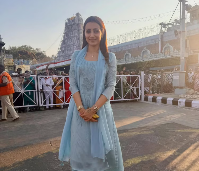 Trisha visits Tirupati  | ತಿರುಪತಿ ಸನ್ನಿಧಿಗೆ ಭೇಟಿ ನೀಡಿದ ಪವರ್ ಚಿತ್ರದ ನಟಿ ತ್ರಿಷಾ | Speed News Kannada