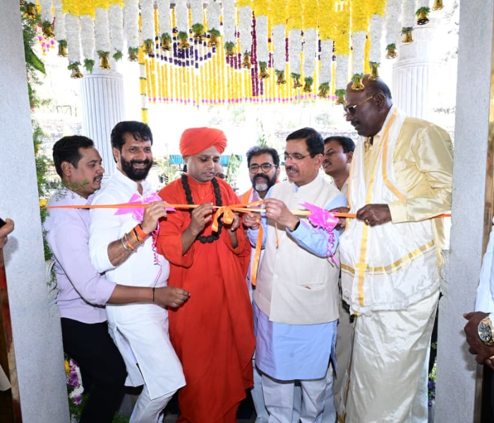 No matter which god you worship | ಯಾವುದೇ ದೇವರನ್ನು ಪೂಜಿಸಿದರೂ ನ್ಯಾಯ ನೀತಿಯಿಂದ ಜೀವನ ನಡೆಸಿ ಪ್ರಲ್ಹಾದ ಜೋಶಿ | Speed News kannada