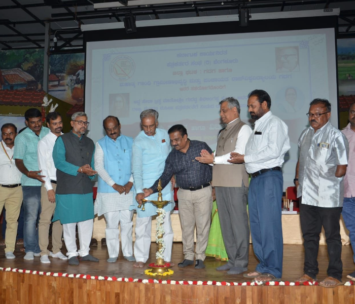 K V  Prabhakar | ತಮ್ಮ ಸುಖ ತ್ಯಾಗ ಮಾಡಿದ ಪೋಷಕರನ್ನು ವೃದ್ಧಾಶ್ರಮಕ್ಕೆ ಸೇರಿಸುವುದು ನೋವಿನ ಸಂಗತಿ ಕೆ ವಿ ಪ್ರಬಾಕರ್ | Speed News Kannada