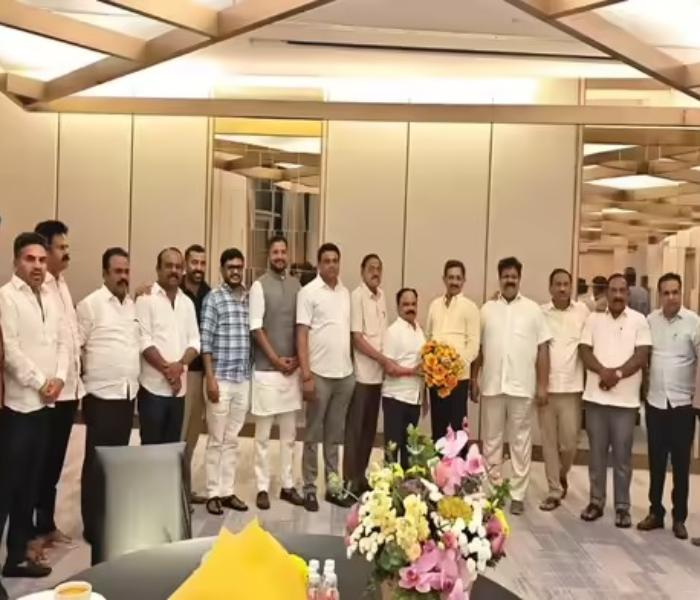 Birthday politics of DCM Shivakumars supporters | ಡಿಸಿಎಂ ಶಿವಕುಮಾರ್‌ ಬೆಂಬಲಿಗರ ಬರ್ತ್‌ ಡೇ ಪಾಲಿಟಿಕ್ಸ್ 18 ಶಾಸಕರ ಸಭೆ | Speed News Kannada