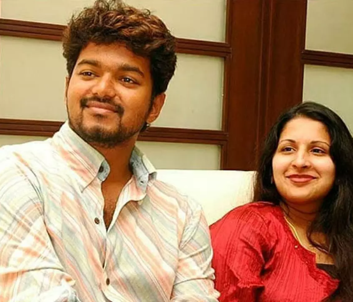 Thalapathy Vijays wife Sangeeta files for divorce | ದಳಪತಿ ವಿಜಯ್‌ ಪತ್ನಿ ಸಂಗೀತಾ ಡೈವೋರ್ಸ್‌ ಗೆ ಅರ್ಜಿ ಬಿರುಕಿಗೆ ಆ ನಟಿ ಕಾರಣವೇ | Speed News Kannada