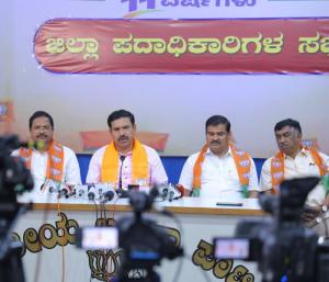 Karnataka Tax | BY Vijayendra | ಸುಂಕ - ವಾಣಿಜ್ಯ ಸಮರಕ್ಕೆ ಎದೆಗುಂದದೆ 2047ಕ್ಕೆ ವಿಕಸಿತ ಭಾರತದತ್ತ ದೃಢಹೆಜ್ಜೆ..ರಾಜ್ಯದ ತೆರಿಗೆ ಪಾಲು ಹೆಚ್ಚಳ: ಬಿ.ವೈ.ವಿಜಯೇಂದ್ರ | SNK