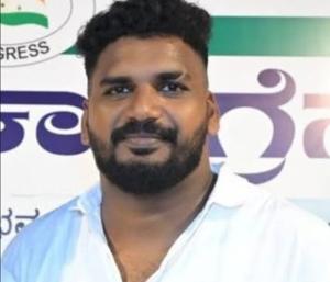 Congress Leader Attacked By Men Wearing Taltars | ಕಾಂಗ್ರೆಸ್ ಮುಖಂಡನ ಮೇಲೆ ತಲ್ಟಾರ್ ಧಾರಿಗಳಿಂದ ಹಲ್ಲೆ- ಬೆಚ್ಚಿಬಿದ್ದ ಉಡುಪಿ! | Speed News Kannada
