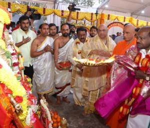 BGS | Sri Sri Dr Prakashanath Swamiji | ಆದಿಚುಂಚನಗಿರಿ ಶಿಕ್ಷಣ ಟ್ರಸ್ಟ್‌ ಟ್ರಸ್ಟಿ ಡಾ. ಪ್ರಕಾಶನಾಥ ಸ್ವಾಮೀಜಿ ಅವರ ಷಷ್ಟ್ಯಬ್ದಿ ಆಚರಣೆ; ವಿವಿಧ ಗಣ್ಯರು ಭಾಗಿ | SNK