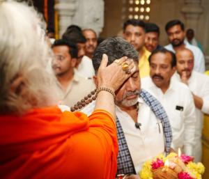 DCM Shivakumar visits Sri Kadusiddheshwara Sansthan | ನೊಣವಿನಕೆರೆ ಶ್ರೀ ಕಾಡುಸಿದ್ದೇಶ್ವರ ಸಂಸ್ಥಾನಮಠಕ್ಕೆ ಭೇಟಿ ನೀಡಿದ ಡಿಸಿಎಂ ಶಿವಕುಮಾರ್‌ | Speed News Kannada 