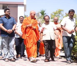 Land Lord | ಆದಿಚುಂಚನಗಿರಿ ಮಠದ ಜಗದ್ಗುರು  ಶ್ರೀಶ್ರೀಶ್ರೀ ಡಾ ನಿರ್ಮಲಾನಂದನಾಥ ಸ್ವಾಮೀಜಿ ಅವರಿಂದ ಲ್ಯಾಂಡ್ ಲಾರ್ಡ್ ಚಿತ್ರ ವೀಕ್ಷಣೆ | Speed News Kannada