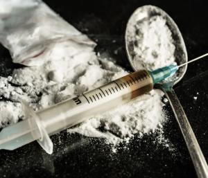 Five accused arrested | ಕಾರಿನಲ್ಲಿ ಡ್ರಗ್ಸ್ ಸಾಗಾಣೆ ಚೆಕ್‌ಪೋಸ್ಟ್ ಬಳಿ ಐವರು ಆರೋಪಿಗಳ ಬಂಧನ | Speed News Kannada