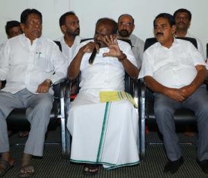 bjp jds remove congress govt hd kumaraswamySpeed News Kannada