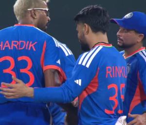 Kuldeep Yadav had an argument with Hardik Pandya on the field | ಗೆದ್ದ ಖುಷಿ ಬಿಟ್ಟು ಮೈದಾನದಲ್ಲಿ ಹಾರ್ದಿಕ್ ಪಾಂಡ್ಯ ಜೊತೆ ಕುಲದೀಪ್ ಯಾದವ್‌ ವಾಗ್ವಾದ ಕಾರಣ ಇದೇ | Speed News Kannada