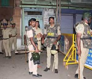 Stone pelting at Shivaji procession | ಶಿವಾಜಿ ಮೆರವಣಿಗೆ ಕಲ್ಲುತೂರಾಟ ಫೆ.24ರವರೆಗೆ ಬಾಗಲಕೋಟೆಯಲ್ಲಿ ನಿಷೇಧಾಜ್ಞೆ | Speed News Kannada