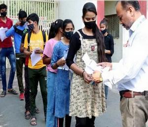 Class 12 Board Exam Chemistry Paper Leak | 12 ನೇ ತರಗತಿ ಬೋರ್ಡ್ ಪರೀಕ್ಷೆ ಕೆಮಿಸ್ಟ್ರಿ ಪೇಪರ್ ಲೀಕ್ | Speed News Kannada