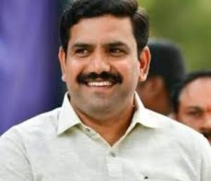 Shivamogga SSLC student murder | ಶಿವಮೊಗ್ಗ SSLC ವಿದ್ಯಾರ್ಥಿ ಕೊಲೆ ದುಷ್ಕರ್ಮಿಗಳಿಗೆ ಶಿಕ್ಷೆ ನೀಡಲು ವಿಜಯೇಂದ್ರ ಆಗ್ರಹ | Speed News Kannada