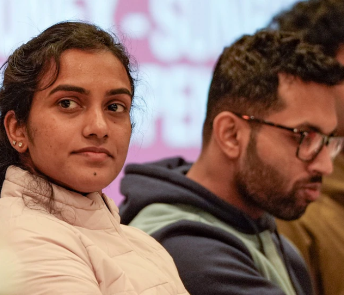 Israel Iran war PV Sindhu stuck in Dubai | ಇಸ್ರೇಲ್ ಇರಾನ್ ಯುದ್ಧ ದುಬೈನಲ್ಲಿ ಸಿಲುಕಿಕೊಂಡ ಪಿವಿ ಸಿಂಧು | Speed News Kannada