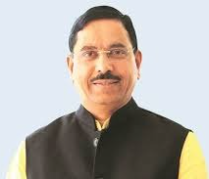 Minister Joshi welcomes | ಧಾರವಾಡ ಕೆಐಎಡಿಬಿ ವಲಯ ಕಚೇರಿ ಸ್ಥಳಾಂತರ ಕೈಬಿಟ್ಟ ಸರ್ಕಾರ ಸಚಿವ ಜೋಶಿ ಸ್ವಾಗತ | Speed News Kannada