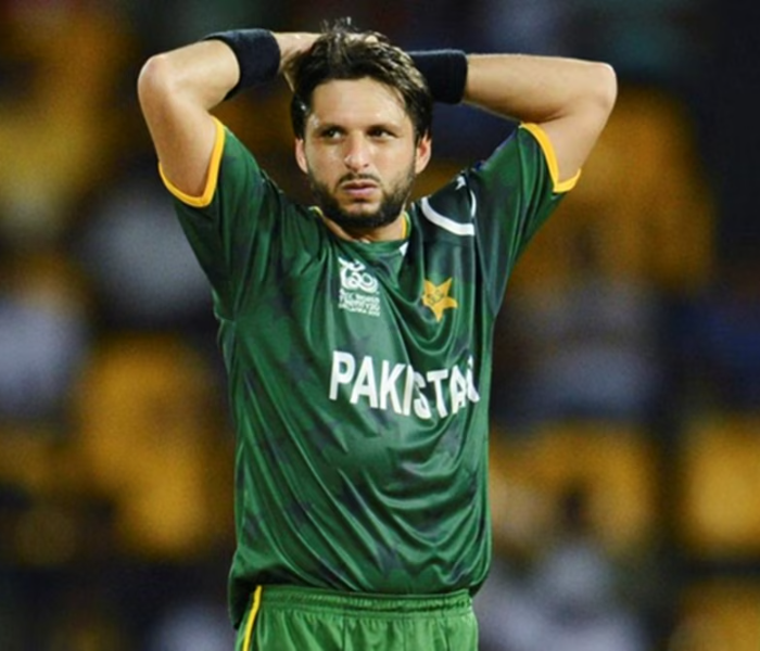 Shahid Afridi lashes out at son in law Shaheen | ಲಾಸ್ಟ್ ಓವರ್‌ನಲ್ಲಿ ಹೇಗೆ ಬೌಲಿಂಗ್ ಮಾಡಬೇಕೆಂಬುದೇ ನಿನಗೆ ತಿಳಿದಿಲ್ಲ ಅಳಿಯ ಶಾಹೀನ್ ವಿರುದ್ಧ ಕಿಡಿಕಾರಿದ ಶಾಹಿದ್ ಅಫ್ರಿದಿ | Speed News Kannada