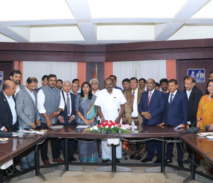 Kumaraswamy discusses with entrepreneurs on development of EV sector in the state | ರಾಜ್ಯದಲ್ಲಿ ಇವಿ ವಲಯದ ಅಭಿವೃದ್ಧಿ ಕುರಿತು ಉದ್ಯಮಿಗಳ ಜತೆ ಸಚಿವ ಕುಮಾರಸ್ವಾಮಿ ಚರ್ಚೆ | Speed News Kannada