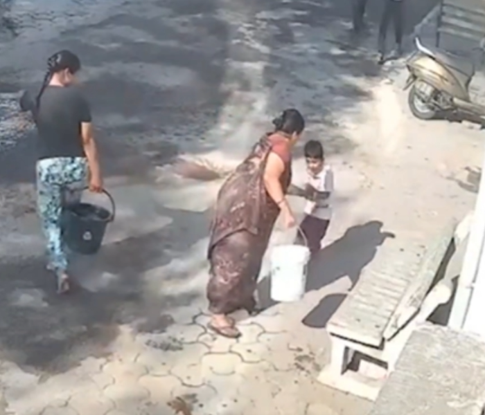 Grandmother pours boiling water on 4 year old grandson | ನಾಗುರದಲ್ಲಿ ಅಮಾನವೀಯ ಕೃತ್ಯ ಮೈ ಮೇಲೆ ಬಣ್ಣ ಹಾಕಿದ್ದಕ್ಕೆ 4 ವರ್ಷದ ಮೊಮ್ಮಗನ ಮೇಲೆ ಕುದಿಯುವ ನೀರು ಸುರಿದ ಅಜ್ಜಿ | Speed News Kannada