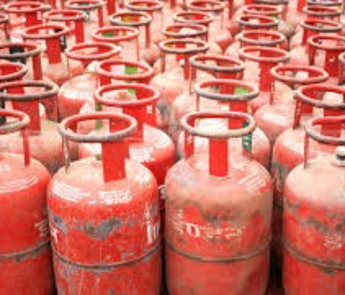 Cylinder prices increase | ಯುದ್ಧದ ಎಫೆಕ್ಟ್ ಗೃಹ ವಾಣಿಜ್ಯ ಎಲ್‌ಪಿಜಿ ಸಿಲಿಂಡರ್‌ ಬೆಲೆ ಹೆಚ್ಚಳ | Speed News Kannada