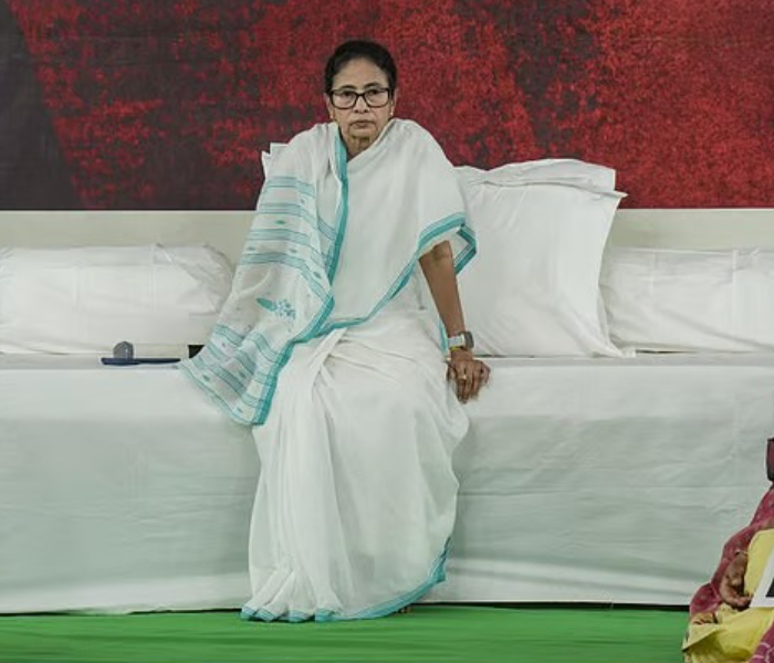 Mamata Banerjees sit in against the Election Commission | ಚುನಾವಣಾ ಆಯೋಗದ ವಿರುದ್ಧ 2ನೇ ದಿನಕ್ಕೆ ಕಾಲಿಟ್ಟ ಮಮತಾ ಬ್ಯಾನರ್ಜಿ ಧರಣಿ | Speed News Kannada