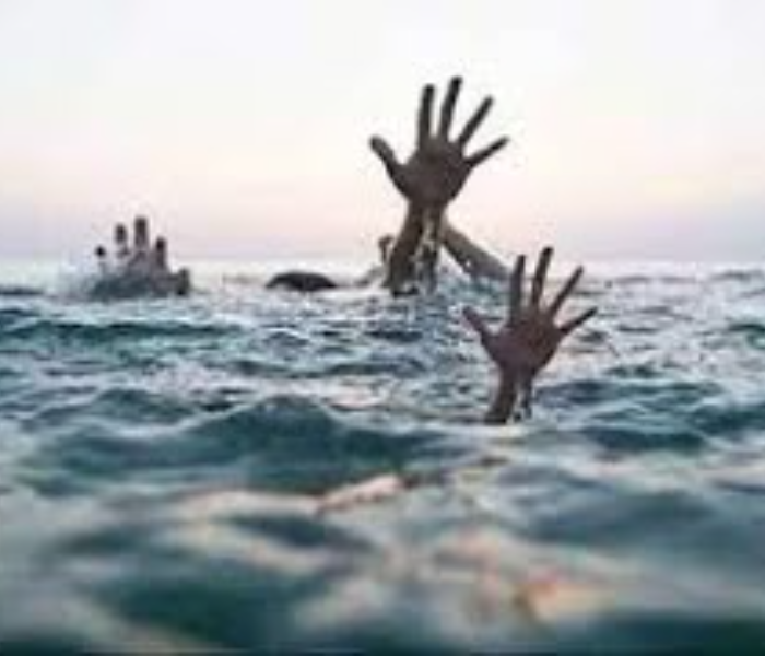 Attempt to commit suicide by jumping into Tungabhadra river | ತುಂಗಭದ್ರಾ ನದಿಗೆ ಹಾರಿ ಆತ್ಮಹತ್ಯೆಗೆ ಯತ್ನ ಪ್ರೇಮಿಗಳ ರಕ್ಷಣೆ | Speed News Kannada