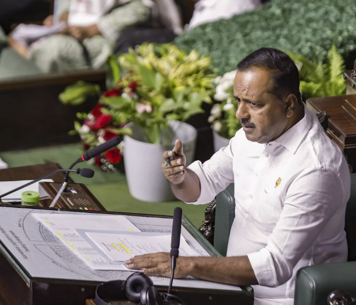 U T Khadar | ಪೀಠದಿಂದ ಎದ್ದು ಹೋದ ಯು ಟಿ ಖಾದ‌ರ್ ಸರ್ಕಾರ ವಿರುದ್ಧ ಗರಂ | Speed News Kannada