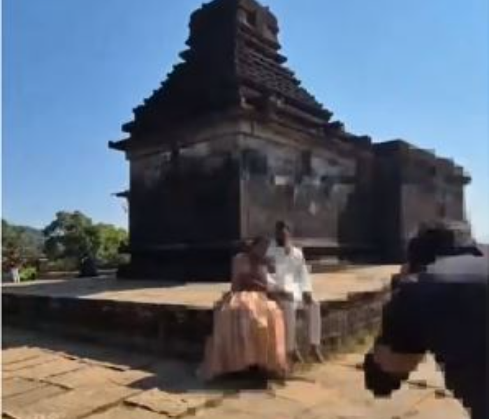 Pre-wedding photoshoot in temple wearing slippers and shoes | ಚಪ್ಪಲಿ, ಶೂ ಧರಿಸಿ ದೇಗುಲದಲ್ಲಿ ಪ್ರೀ-ವೆಡ್ಡಿಂಗ್ ಫೋಟೋಶೂಟ್‌: ಸ್ಥಳೀಯರ ತೀವ್ರ ವಿರೋಧ, ಹಲ್ಲೆ | Speed news kannada