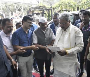 Appeal to CM for special grant of Rs 15000 crore for the development | ಉತ್ತರ ಕರ್ನಾಟಕ ಹಿಂದುಳಿದ ತಾಲೂಕುಗಳ ಅಭಿವೃದ್ದಿಗೆ 15000 ಕೋಟಿ ವಿಶೇಷ ಅನುದಾನಕ್ಕೆ ಸಿಎಂಗೆ ಮನವಿ | Speed News Kannada