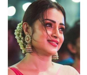 Trishas finally breaks her silence about the boy shes getting married | ಕೊನೆಗೂ ಮದುವೆಯಾಗುವ ಹುಡುಗನ ಬಗ್ಗೆ ಮೌನ ಮುರಿದ ತ್ರಿಷಾ ಫ್ಯಾನ್ಸ್ ಫುಲ್ ಶಾಕ್ | Speed News Kannada