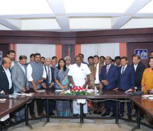 Kumaraswamy discusses with entrepreneurs on development of EV sector in the state | ರಾಜ್ಯದಲ್ಲಿ ಇವಿ ವಲಯದ ಅಭಿವೃದ್ಧಿ ಕುರಿತು ಉದ್ಯಮಿಗಳ ಜತೆ ಸಚಿವ ಕುಮಾರಸ್ವಾಮಿ ಚರ್ಚೆ | Speed News Kannada