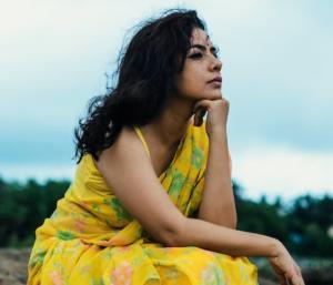 What was the shocking thing that actress Rajshree Deshpande said | ನಟಿ ರಾಜಶ್ರೀ ದೇಶಪಾಂಡೆ ಹೇಳಿದ ಬೆಚ್ಚಿಬೀಳಿಸಿದ ಸಂಗತಿ ಏನು ನೀವೂ ಶಾಕ್‌ ಆಗ್ತೀರಿ | Speed News Kannada