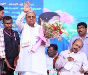 if have blessings of people can become cm Speed News Kannada