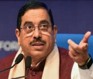 cm mamatha insult president murmu; prahlad joshi ಪಶ್ಚಿಮ ಬಂಗಾಳ: ರಾಷ್ಟ್ರಪತಿ ಕಡೆಗಣಿಸಿದ ಸಿಎಂ ಮಮತಾ ವಿರುದ್ಧ ಸಚಿವ ಪ್ರಹ್ಲಾದ ಜೋಶಿ Speed News Kannada