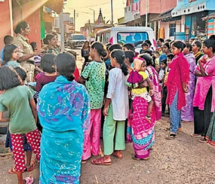 Husband arrested for torturing wife, children|ಪತ್ನಿ ಮಕ್ಕಳನ್ನು ಕೂಡಿ ಹಾಕಿ ಚಿತ್ರಹಿಂಸೆ  ಆರೋಪಿ ಪತಿ ಬಂಧನ|Speed News Kannada