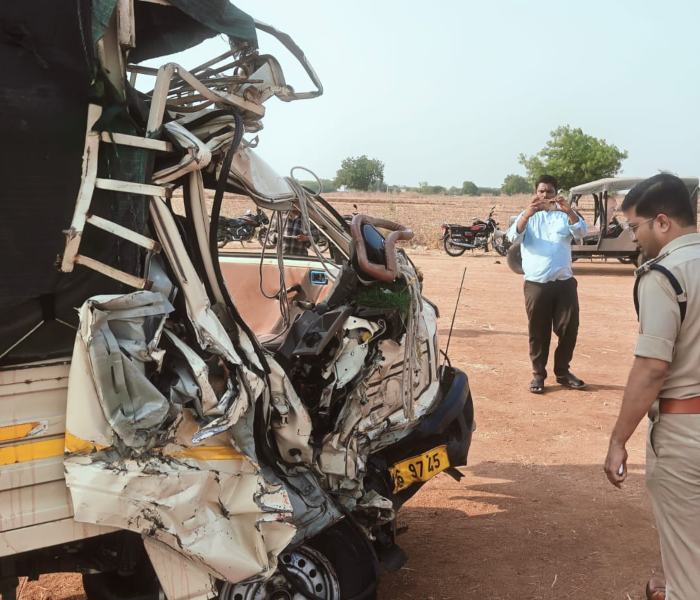 8 killed in horrific accident near Mantralaya | ಮಂತ್ರಾಲಯದ ಬಳಿ ಭೀಕರ ಅಪಘಾತ 8 ಜನ ಸಾವು | Speed news kannada