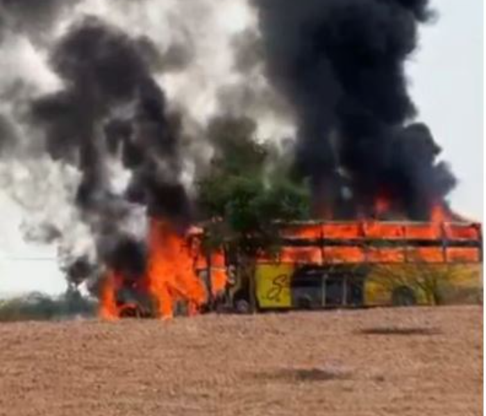 6 killed in horrific accident between car and private bus | ಕಾರು, ಖಾಸಗಿ ಬಸ್ ನಡುವೆ ಭೀಕರ ಅಪಘಾತ, 6 ಮಂದಿ ಸಾವು | Speed news kannada