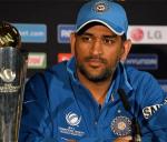 Fans waiting for MS Dhoni | ಎಂಎಸ್ ಧೋನಿಗಾಗಿ ಕಾದ ಅಭಿಮಾನಿಗಳಿಗೆ ಸಿಕ್ಕು ...