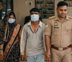 Wife burns husband to death with lover|ಪ್ರಿಯಕರನ ಜೊತೆ ಸೇರಿ ಪತಿಯನ್ನೇ ಸುಟ್ಟು ಕೊಂದ ಪತ್ನಿ|Speed News Kannada