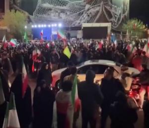 Celebrations with the national flag held in the backdrop of the ceasefire announcement|ಕದನ ವಿರಾಮ ಘೋಷಣೆ ಹಿನ್ನೆಲೆ ರಾಷ್ಟ್ರಧ್ವಜ ಹಿಡಿದು ಸಂಭ್ರಮಾಚರಣೆ|Speed News Kannada