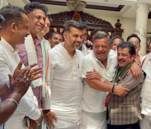 Minister Zameer in trouble within his own party | Another Muslim faction that has turned against him|ಸ್ವಪಕ್ಷದಲ್ಲೇ ಸಚಿವ ಜಮೀರ್‌ಗೆ ಟ್ರಬಲ್ |ತಿರುಗಿಬಿದ್ದ ಮತ್ತೊಂದು ಮುಸ್ಲಿಂ ಬಣ|Speed News Kannada