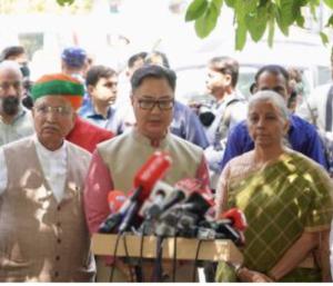 BJP delegation reaches Election Commission | ಮೋದಿ ಟೆರರಿಸ್ಟ್ ಎಂದ ಖರ್ಗೆ ವಿರುದ್ಧ ಚುನಾವಣಾ ಆಯೋಗದ ಮೆಟ್ಟಿಲೇರಿದ ಬಿಜೆಪಿ ನಿಯೋಗ | Speed news kannada 