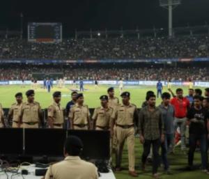 Major security lapse at Chinnaswamy Stadium|ಚಿನ್ನಸ್ವಾಮಿ ಕ್ರೀಡಾಂಗಣದಲ್ಲಿ ಭಾರೀ ಭದ್ರತಾ ಲೋಪ|Speed News Kannada