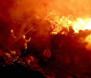 Massive fire breaks out in Nandini Layout, Bengaluru |ಬೆಂಗಳೂರಿನ ನಂದಿನಿ ಲೇಔಟ್‌ನಲ್ಲಿ ಭೀಕರ ಅಗ್ನಿ ಅವಘಡ|Speed News Kannada