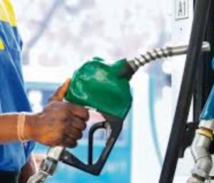 Petrol-diesel prices cross the limit in Silicon City|ಸಿಲಿಕಾನ್‌ ಸಿಟಿಯಲ್ಲಿ ಗಡಿ ದಾಟಿದ ಪೆಟ್ರೋಲ್-ಡೀಸೆಲ್ ದರ|Speed News Kannada